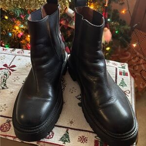 Size 9’s both pairs black and in mint condition like new